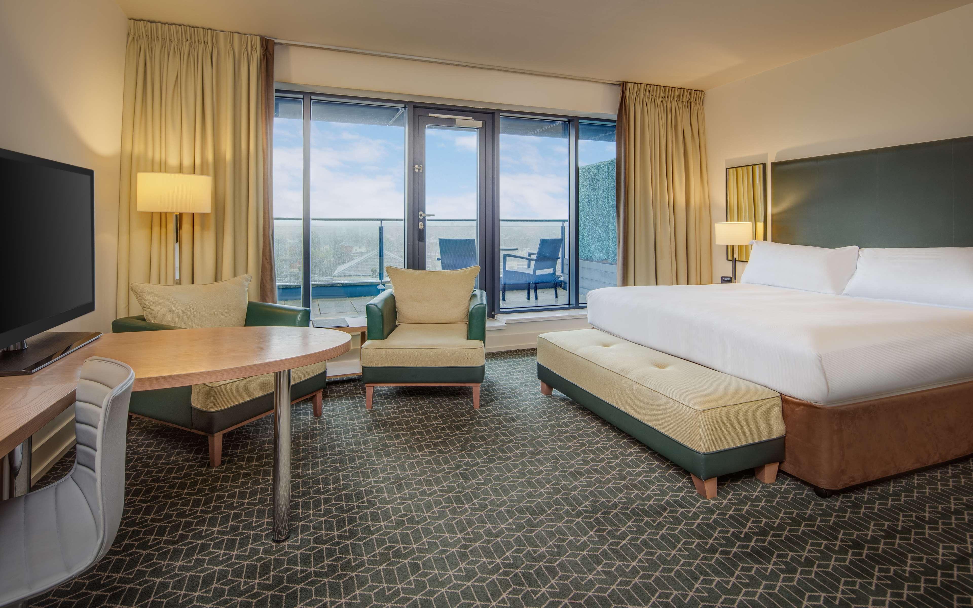 Отель Hilton Dublin Kilmainham Экстерьер фото