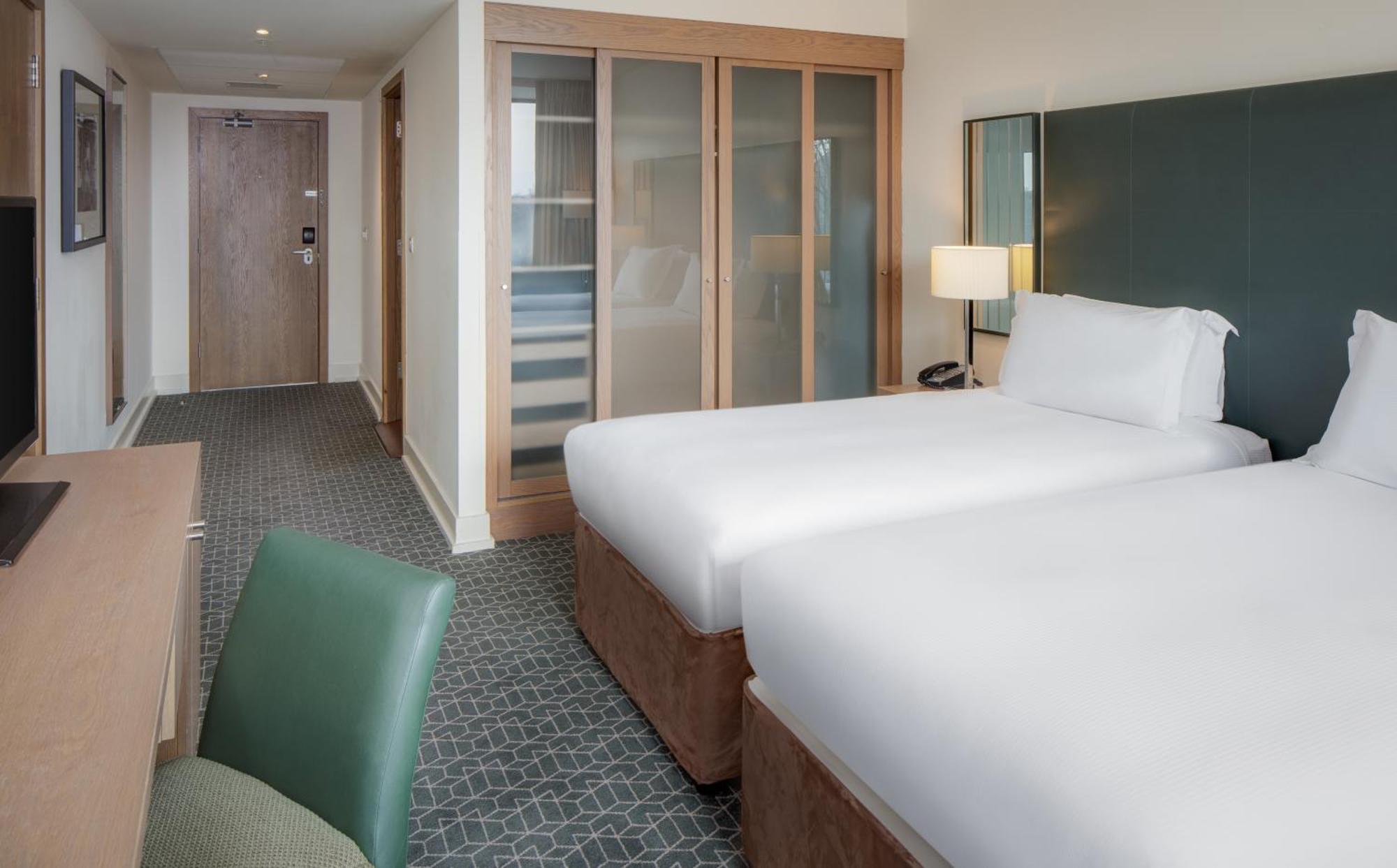 Отель Hilton Dublin Kilmainham Экстерьер фото