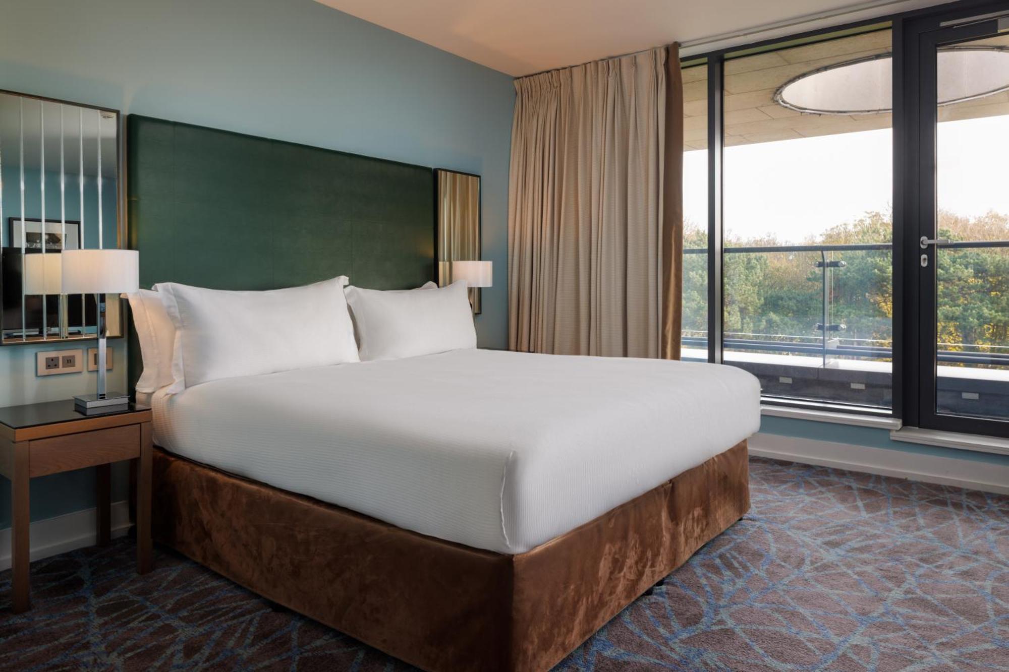 Отель Hilton Dublin Kilmainham Экстерьер фото
