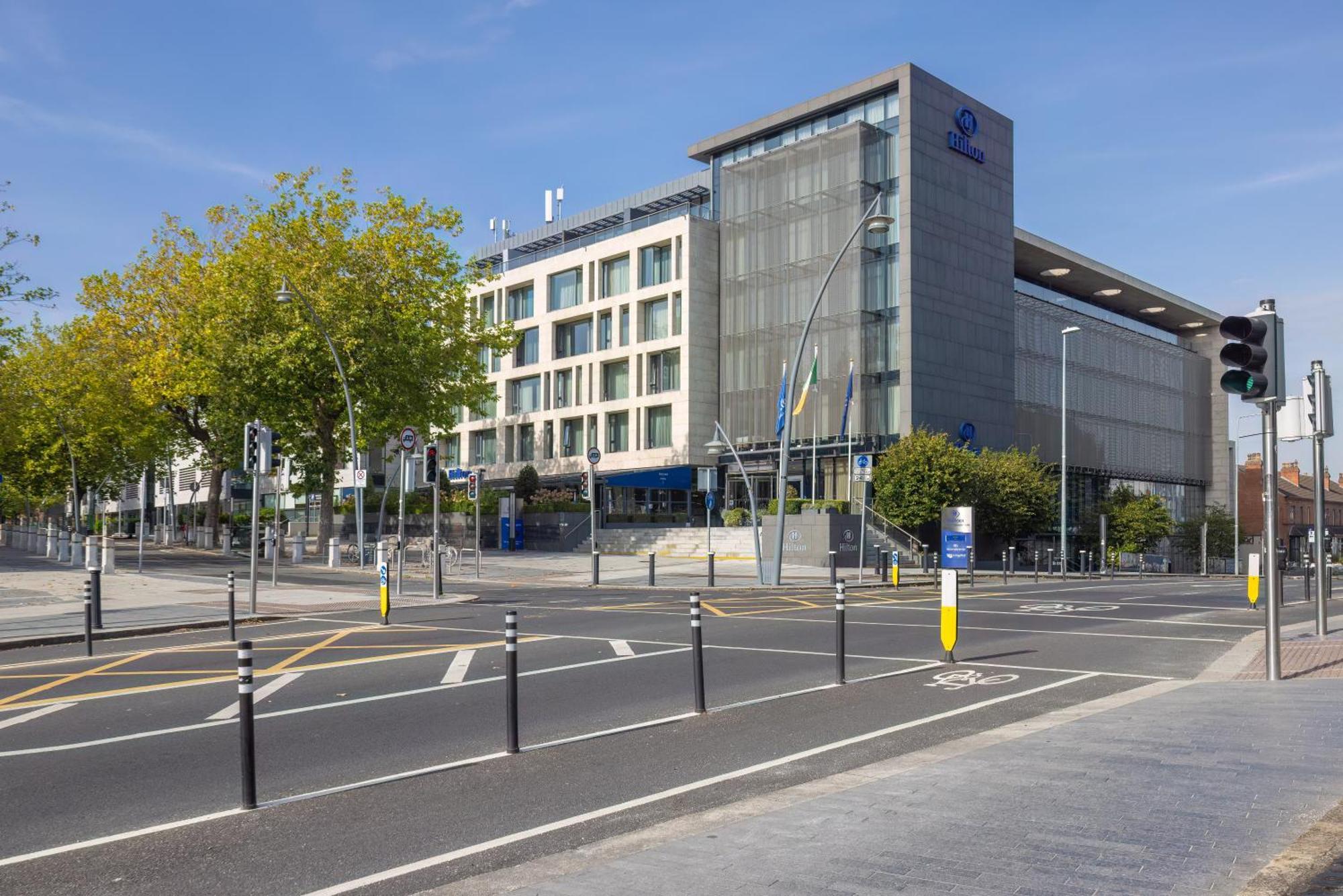 Отель Hilton Dublin Kilmainham Экстерьер фото